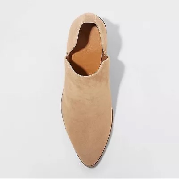 Women's Taupe Debbie Boots - Universal Thread - Picture 2 of 2